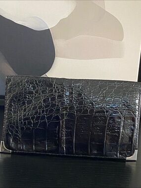 Vintage 80’s Black Leather Croc Embossed Wallet